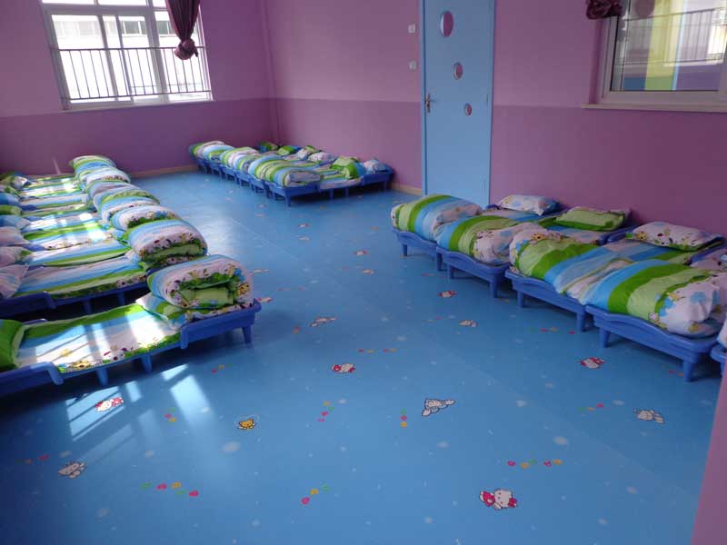 幼兒園地板企業生產成本上升_漲價又怕市場不買賬