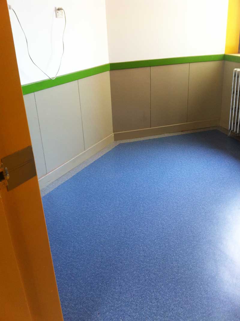 北京教育場所塑膠地板鋪裝展示 通州區北京現代音樂研修學院練琴房塑膠地板