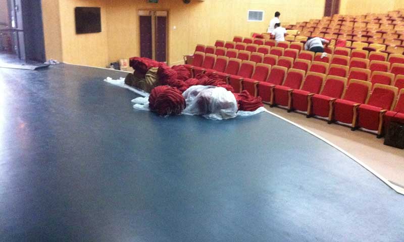 舞臺用pvc膠地板鋪裝效果 pvc膠地板和地板革是同一種產品嗎